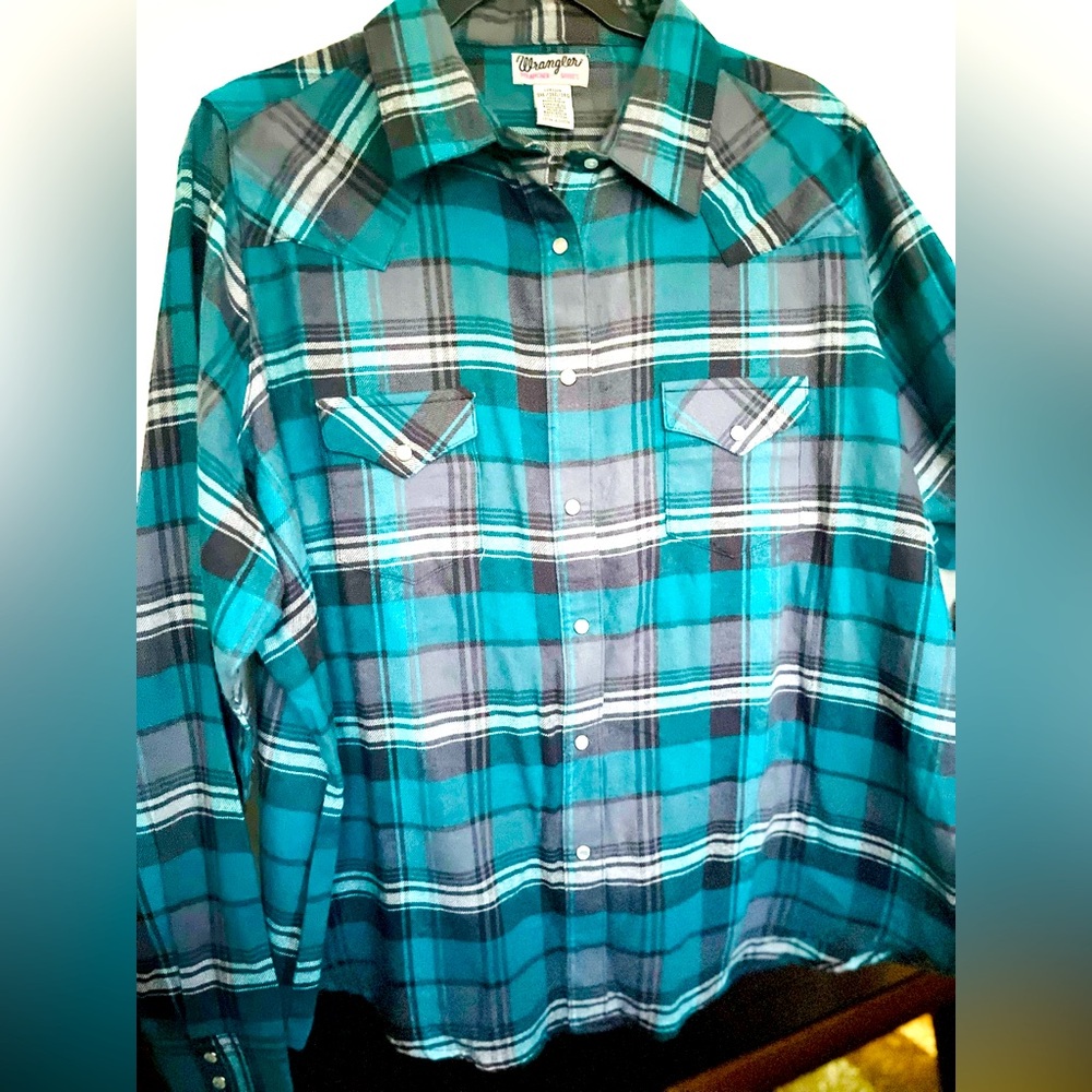 Wrangler Teal and Gray Plaid Button Down Shirt
